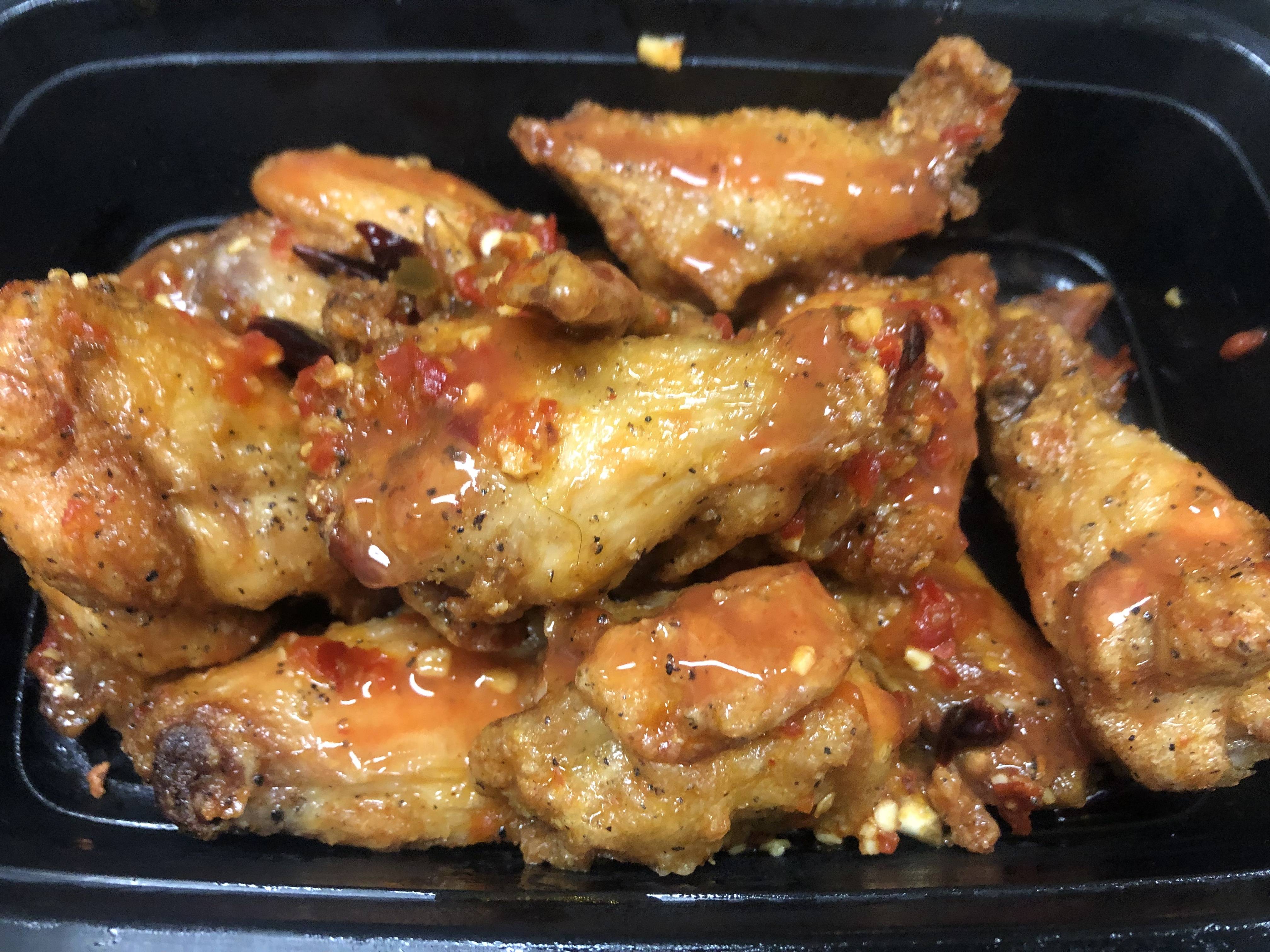 Spicy deep fried chicken wings 辣鸡翼